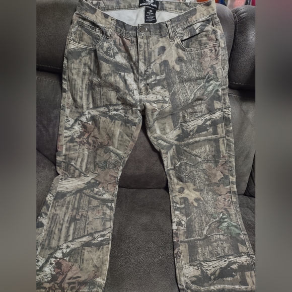 Men's Mossy Oak Camo Jeans - Picture 3 of 3